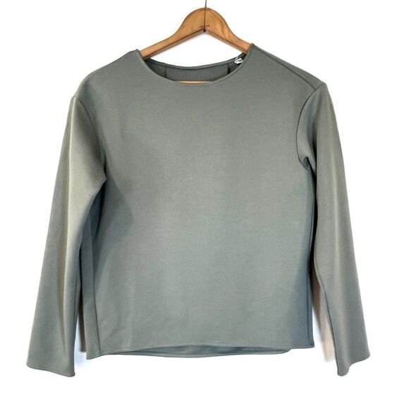 Uniqlo Long Sleeve Tee Aqua Green-Blue XS Back Pleat - Picture 1 of 7